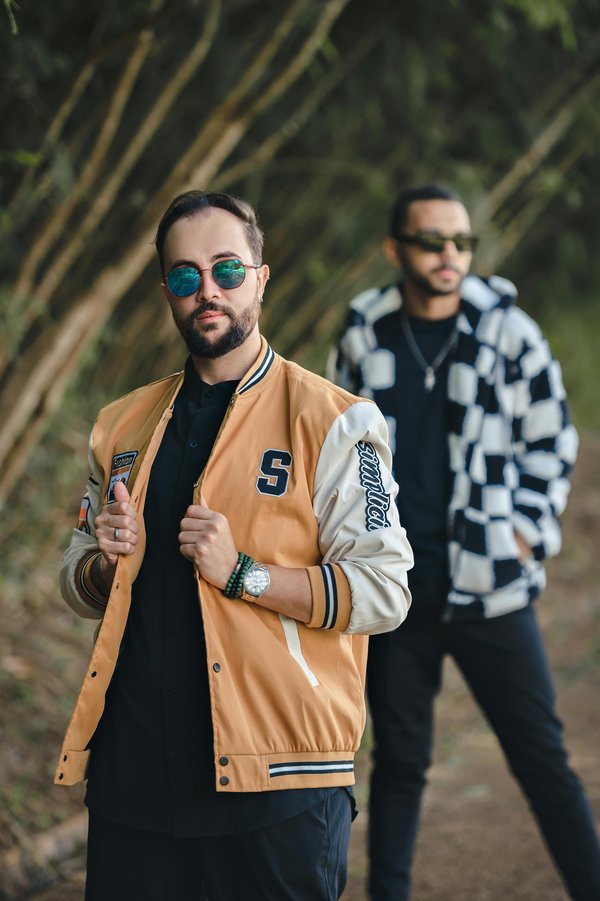 Les jackets varsity: votre style personnalisé en promotion !